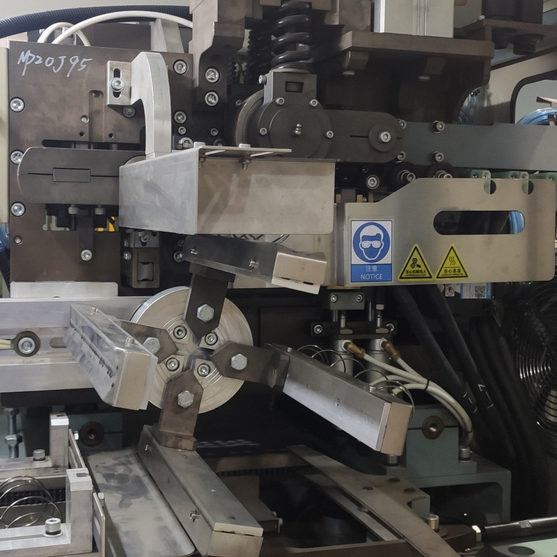 140 sprężyn / min Maszyna do produkcji sprężyn kieszonkowych Średnica drutu 1,4-2,3 mm