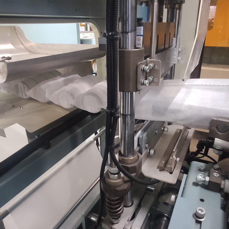 140 sprężyn / min Maszyna do produkcji sprężyn kieszonkowych Średnica drutu 1,4-2,3 mm