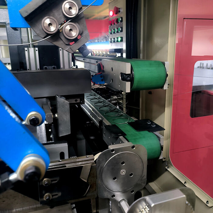 Pojemność 60-90 arkuszy 8 godzin Linia produkcyjna materaców Całkowita moc Około 35 KVA Wysokiej mocy Sprzęt do produkcji materaców